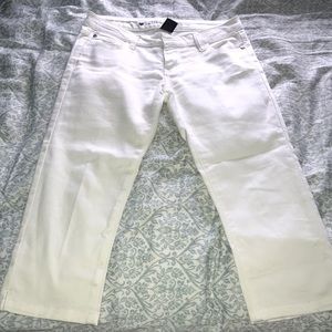 Comfy and cute Capri dress pants!